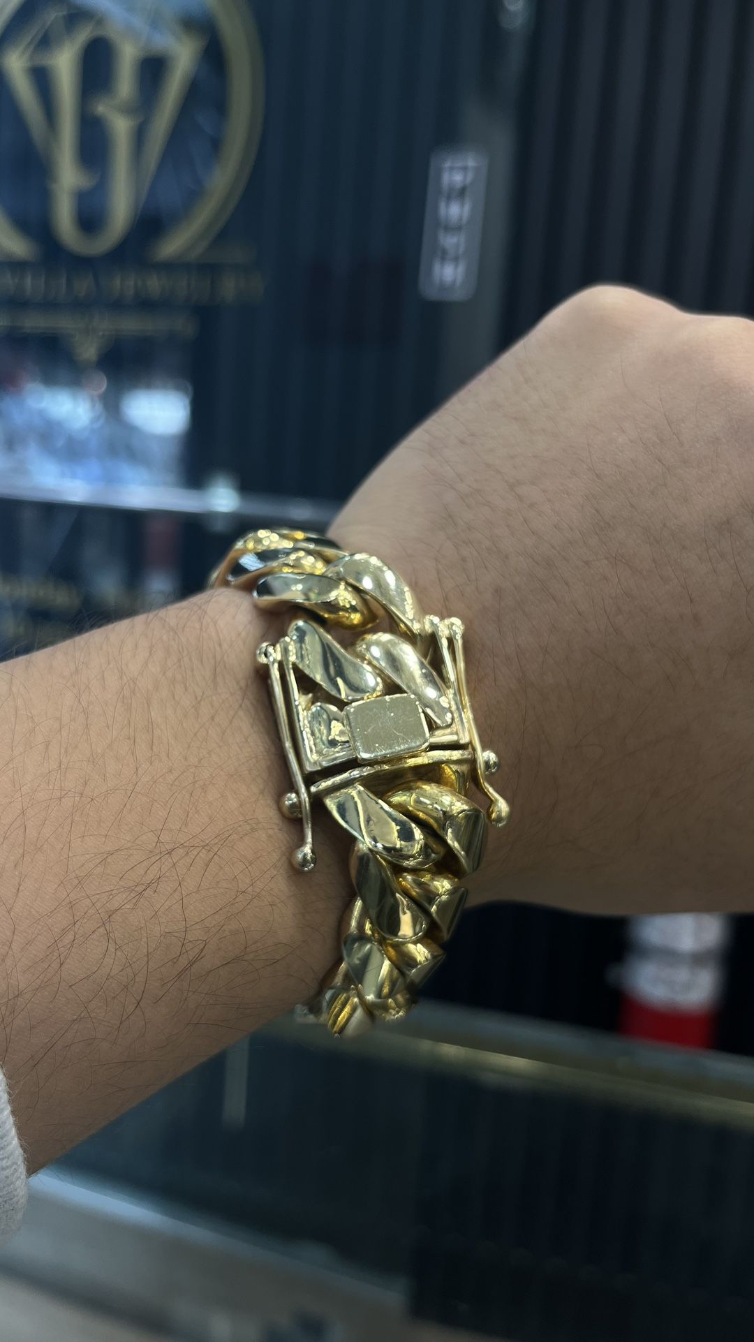 18mm Miami Cuban Link Bracelet 8.5” Gold Over Silver Plated