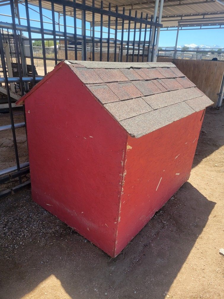 Casa De Perros Grande