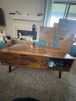 ☕ Lift-Top Coffee Table with Hidden Storage – $50 ☕