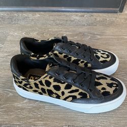 Dkny Sneakers Size 7 