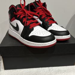 Air Jordan 1 Mid (GS)
