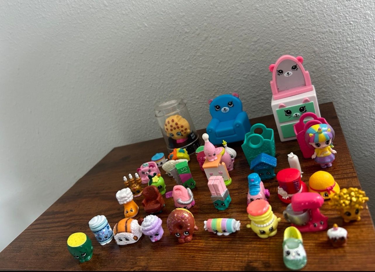 Shopkins Lot Of 40