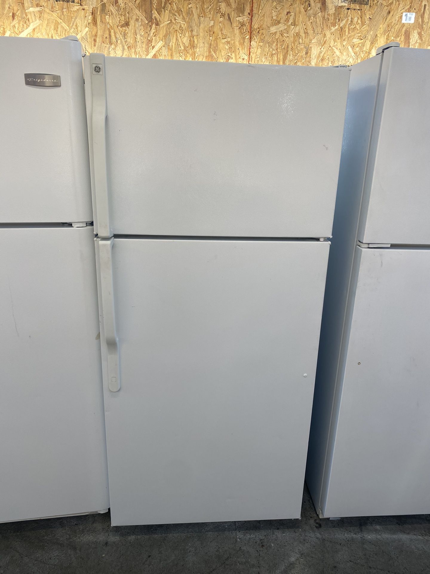 $239 GE white 17 cubic refrigerator with delivery in the San Fernando Valley