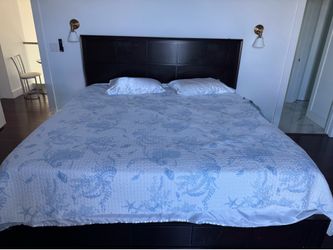 King Size Bed Dark Wood Frame Great condition