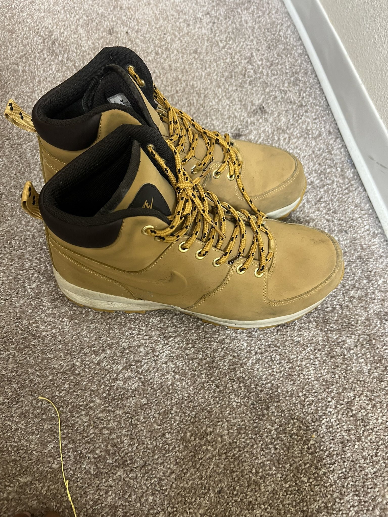 Nike Men's Manoa Leather Hiking Boot Size 9.5