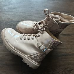 Like New Girls Boots DKNY, Size 2us
