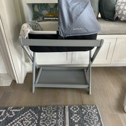 Uppa Baby Bassinet Stand