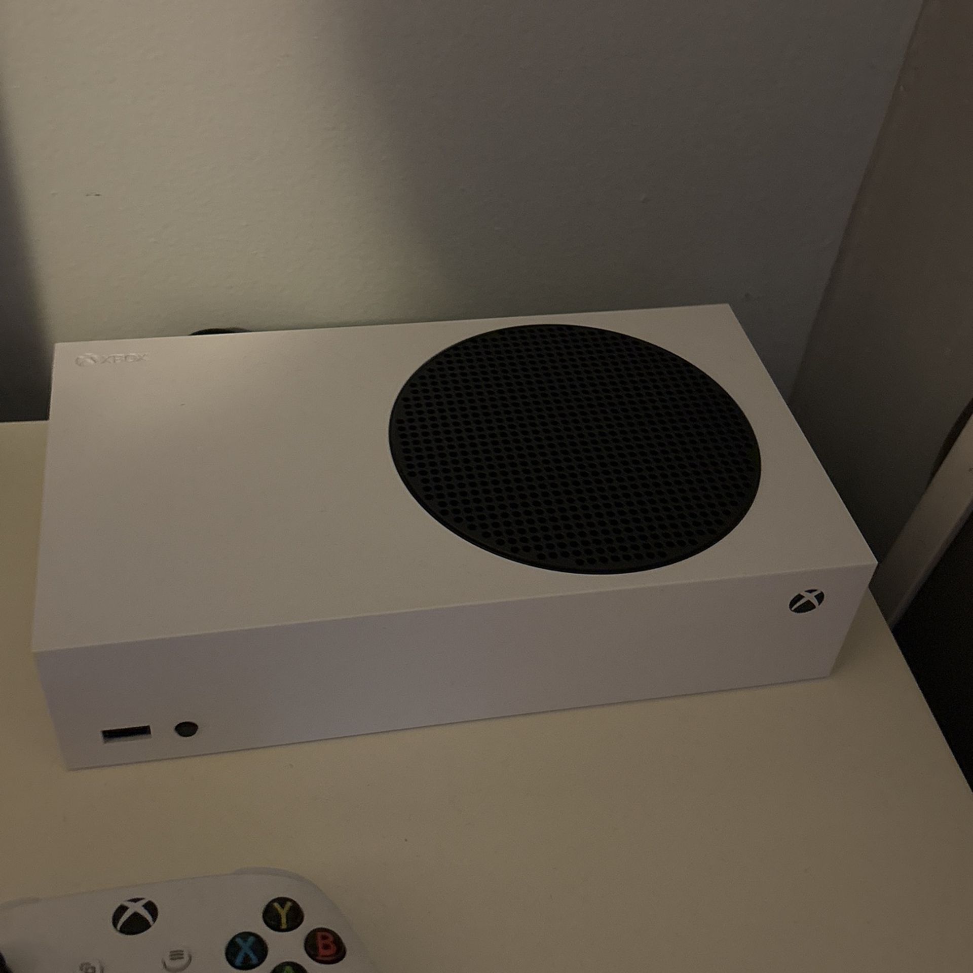 Xbox one s with Controller