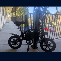 Jetson Foldable E-bike With Charger, Adult Owned. 