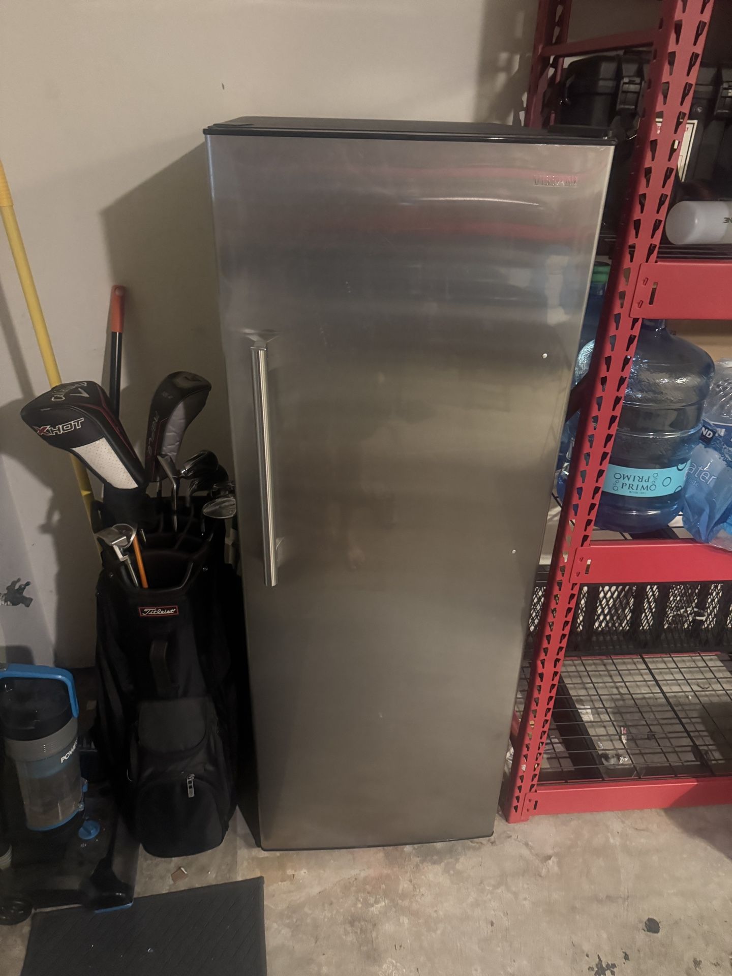 Vissani Drink Refrigerator or Freezer