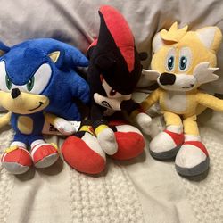 Sonic Plushies Lot Of 4 ~ Collectible Toys