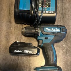 MAKITA SET DRILL BATTERY AND CHARGER 