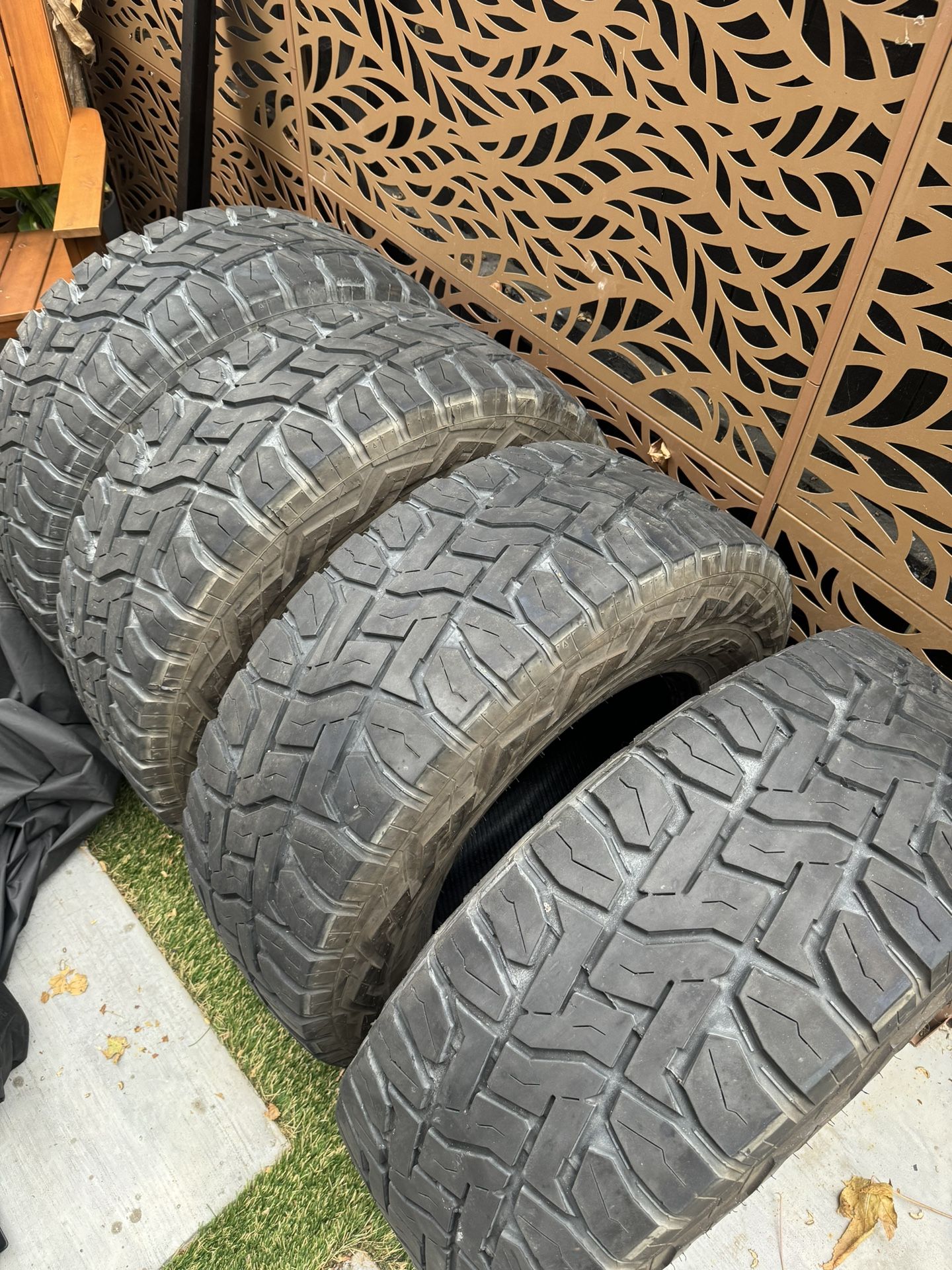 Toyo Rt 35x12.5x17 tires 60% tread left