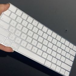 Apple Magic Keyboard 