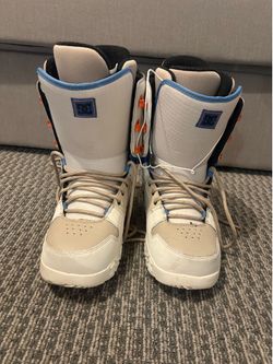 DC snowboarding boots