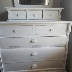 Dresser, Desk Or Vanity 