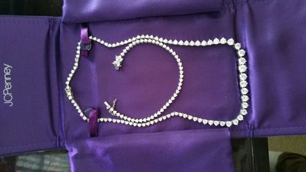 Beautiful necklace and bracelet set