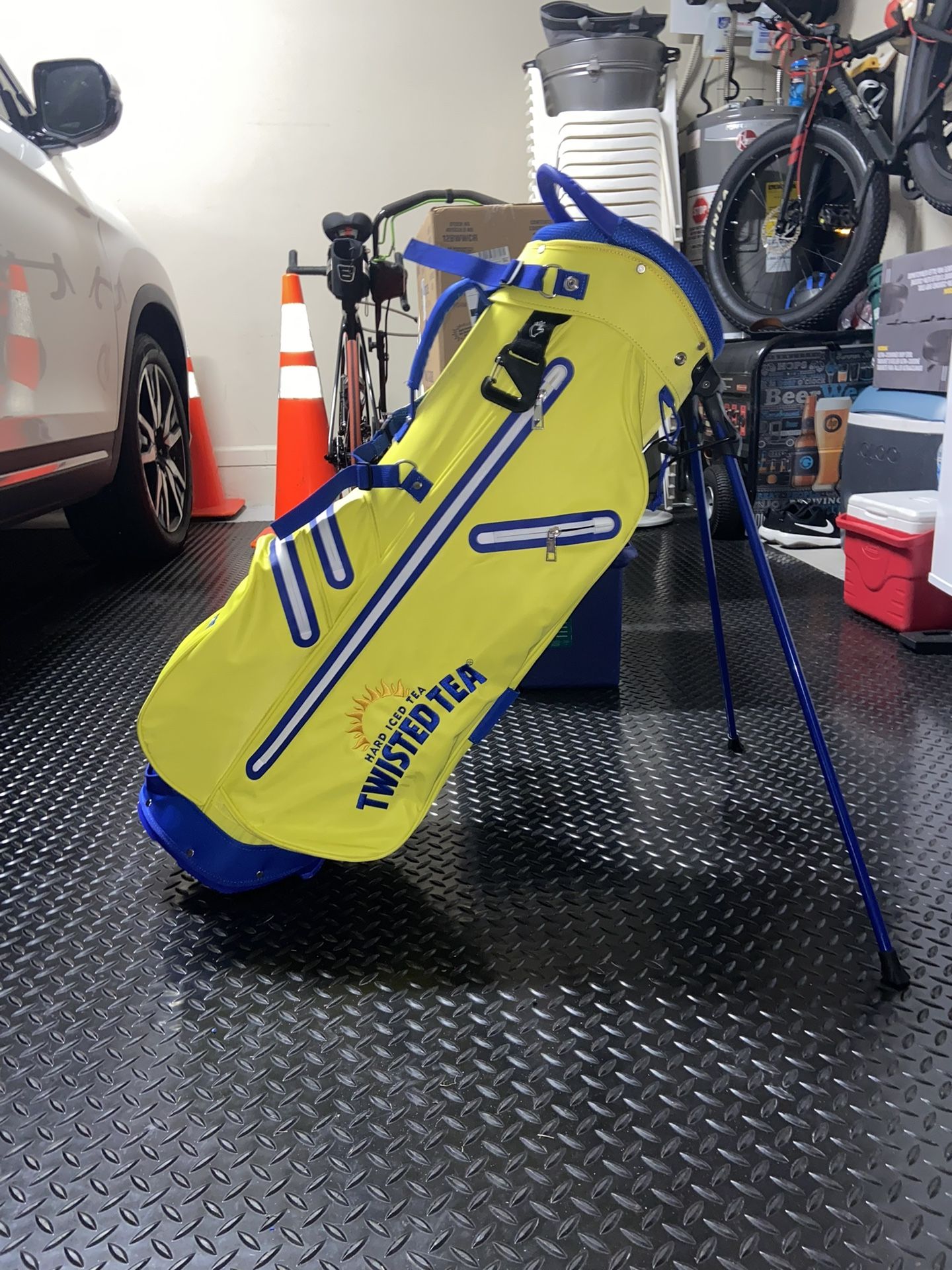 Twisted Tea Golf Bag