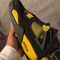 Jordan 4s Yellow “Thunder”