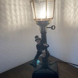Vintage 1950's Charlie Chaplin 22” Bar Lamp Drunk  Leaning on Lamp Post-