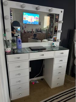 Lucury Dresser / Vanity