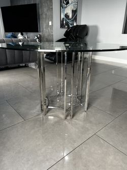 Round Dining Table For 6. 54 In