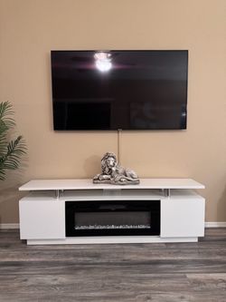 Samsung 65” 4K UHD Smart TV – Wall Mountable