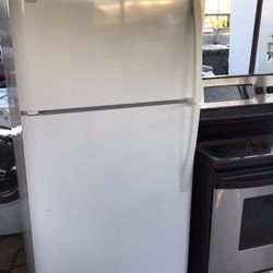 Kenmore Top- Freezer Refrigerator 