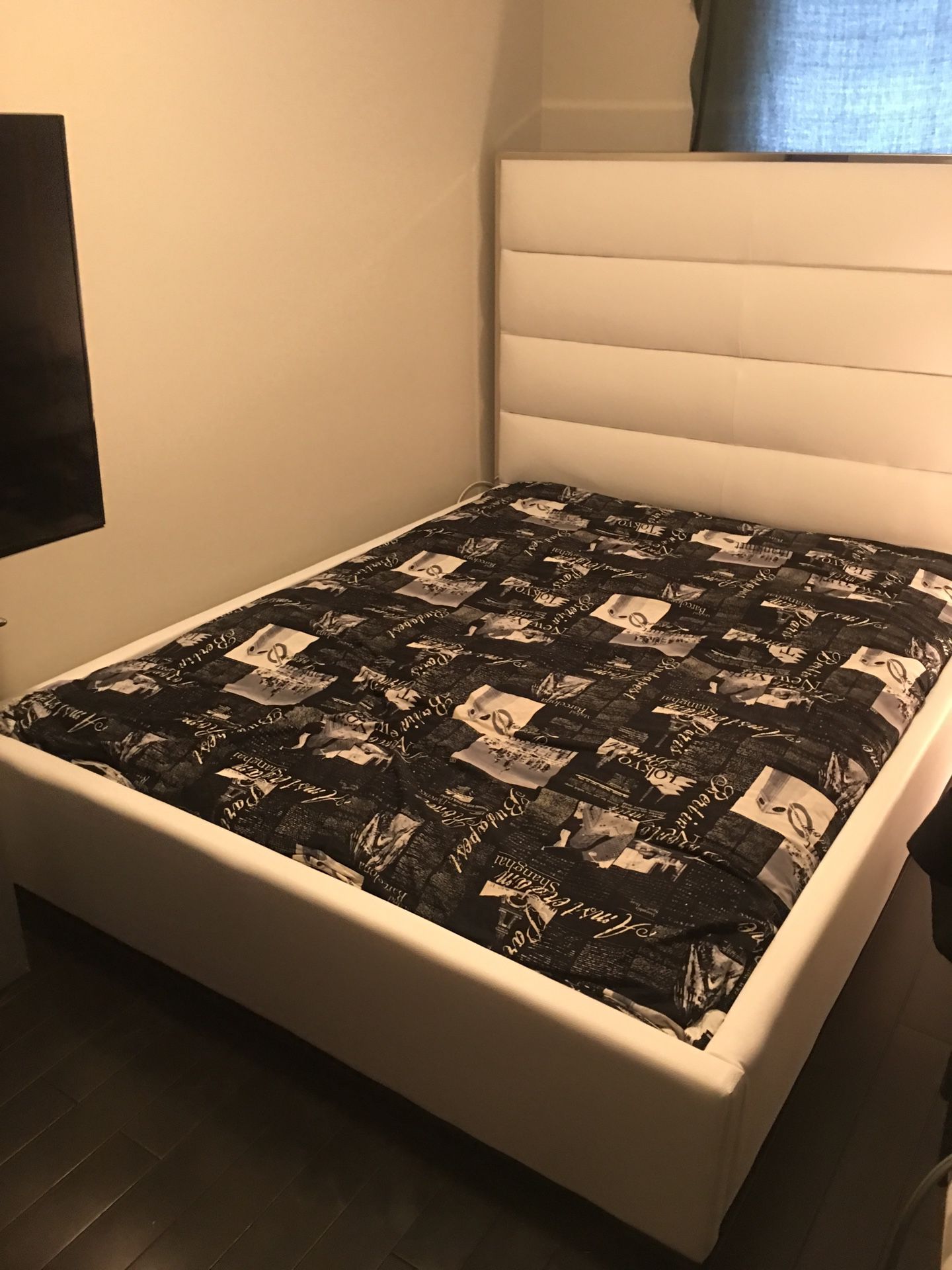 Queen bed (FRAME ONLY )BRAND NEW