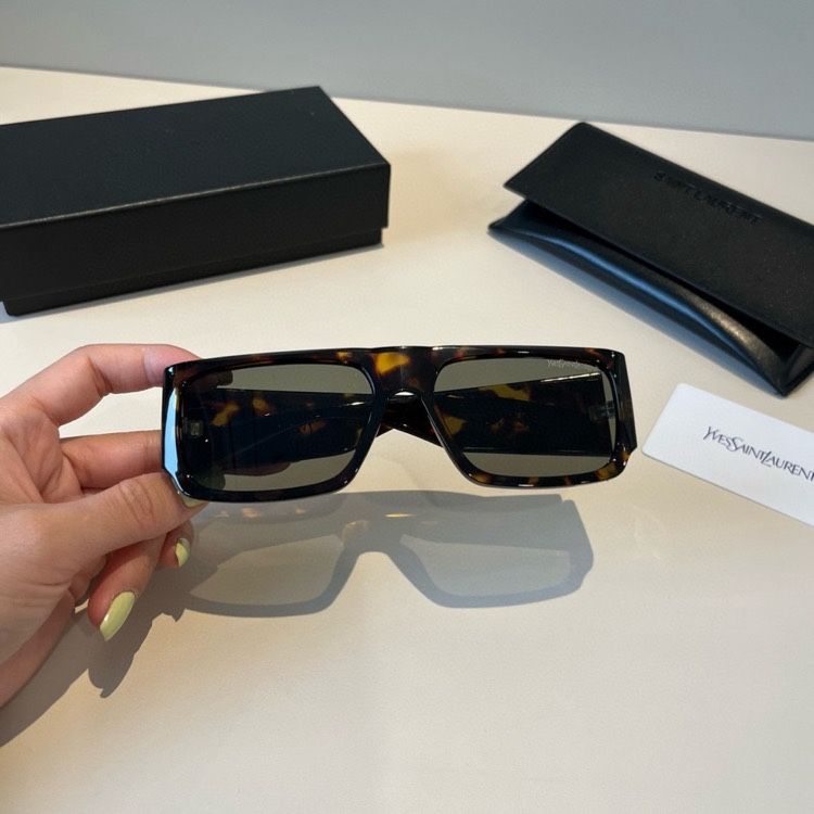 Narrow-frame sunglasses