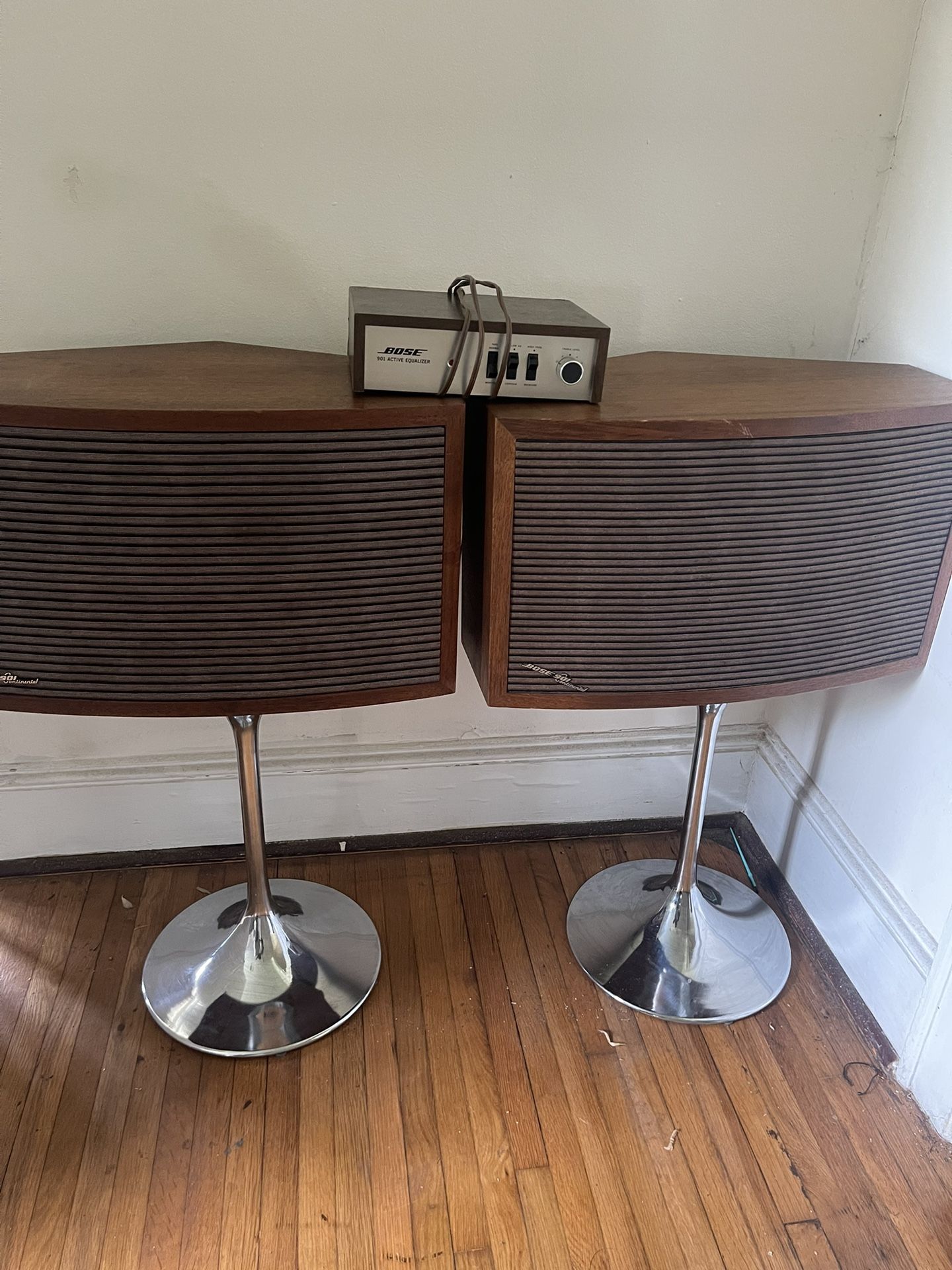 Vintage BOSE 901 Series 2 Speakers and  Original Equalizer 