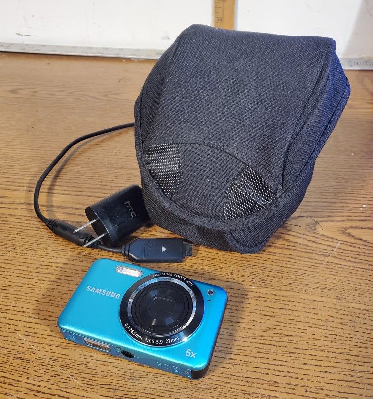 Samsung SL605 12 MP Blue Digital Camera, Manual, Battery, SD Card, Case, Charger