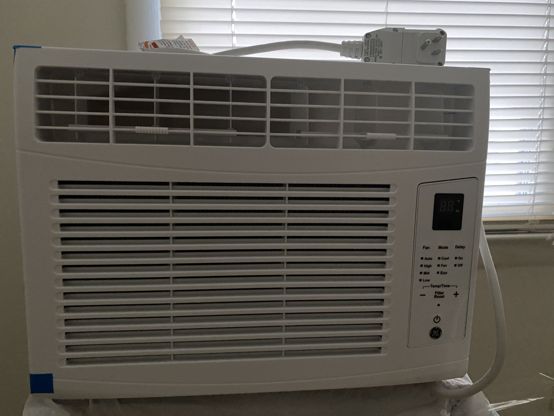 New Window A/C With Remote.