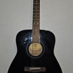 Acoustic Guitar yamaha f335