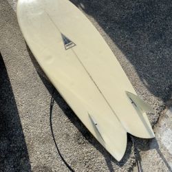 Classic Fish - 5’6” Harbour Surfboard