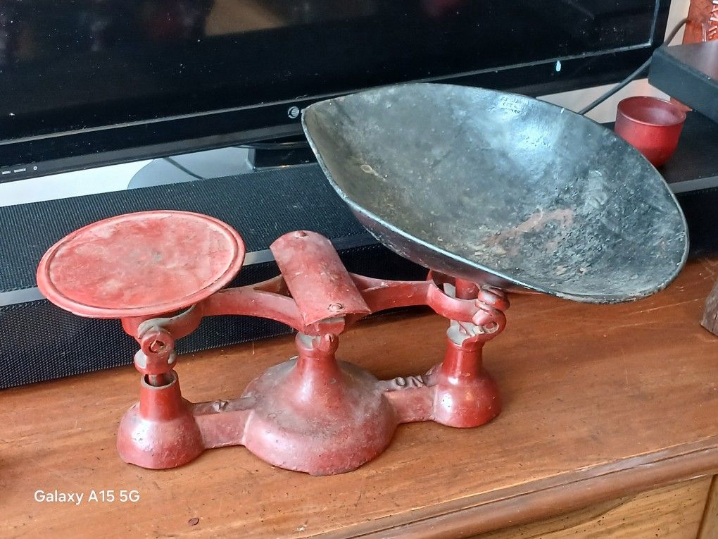 Antique Scale Red Cast Iron No. 4