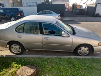 01 Nissan Altima in excellent condition