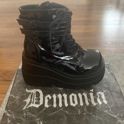 Demonia boots  Women Size 7