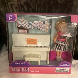 Mini Doll With Piano 