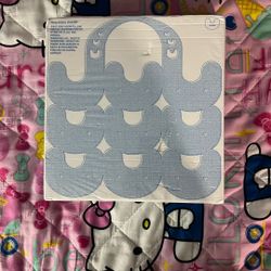 newjeans hanni beach bag