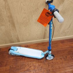 New -Assembled For Display - Pulse Performance Freewheel 200s Electric Scooter