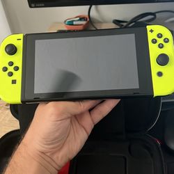 Nintendo Switch 