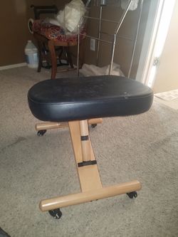 Ergonomic massage stool