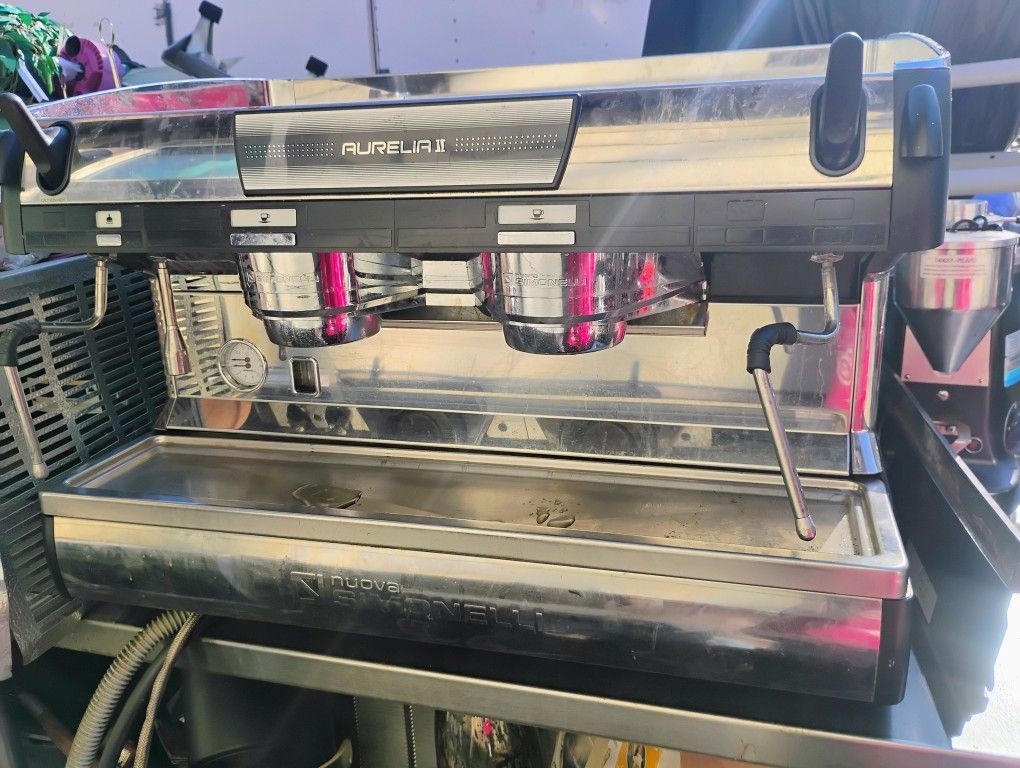 Nuevo Simonelli Aurelia II Espresso Machine And Grinder