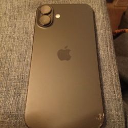 iPhone 16 Plus (Matte Black) 128 GB With Glass Corner Damage