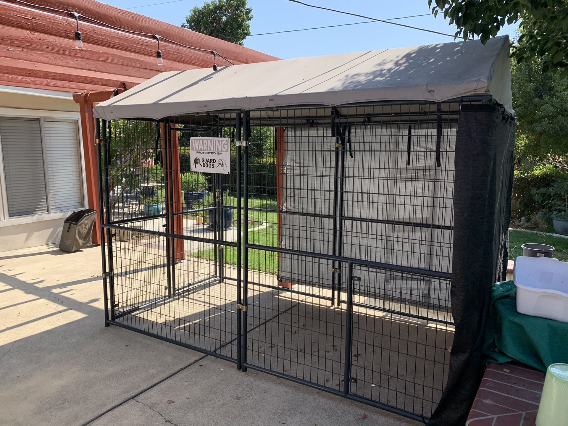 Retriever Lodge Expandable Dog Kennel Crate With Roof for Sale in