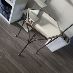 Small Side Decoration Table 