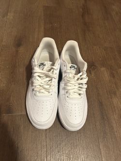 Nike Air Force 1 Low White Sneakers Worn a couple times, Size 10.5