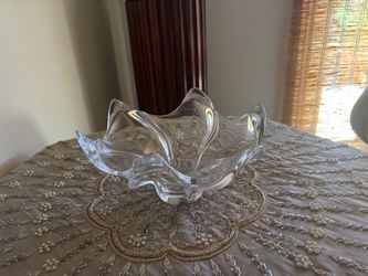 Beautiful Crystal swirl wave bowl