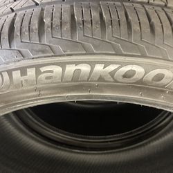 285/40/22 Hankook (2 Tires)